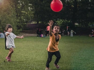 Den Alltag lebendiger gestalten mit Bewegungsspiele mit Kindern