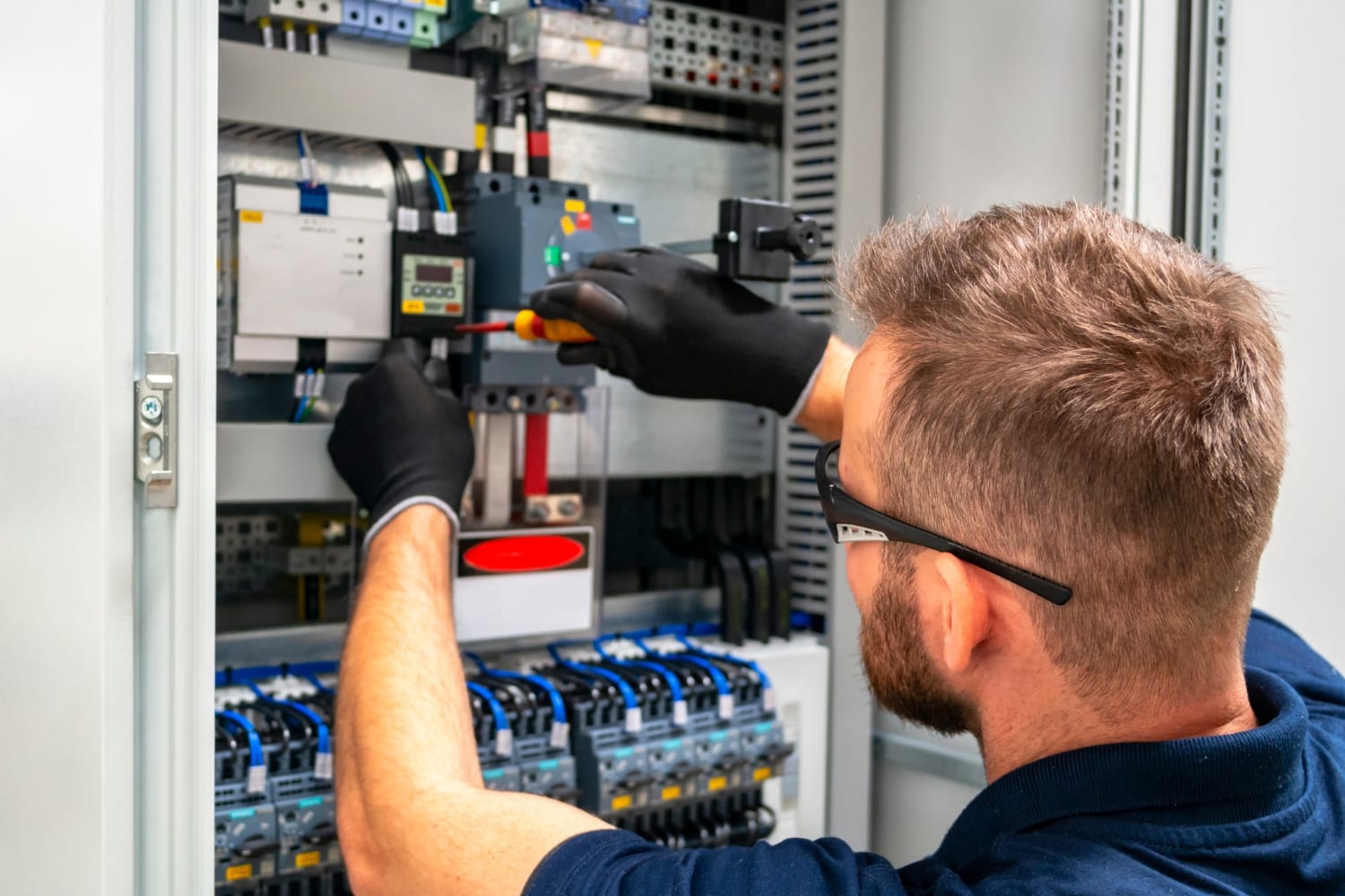 Elektriker Notdienst in der Nähe: So können Sie sich auf schnelle Unterstützung verlassen