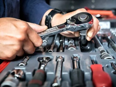 Wie Sie mit Kfz Werkzeug Zeit und Geld sparen