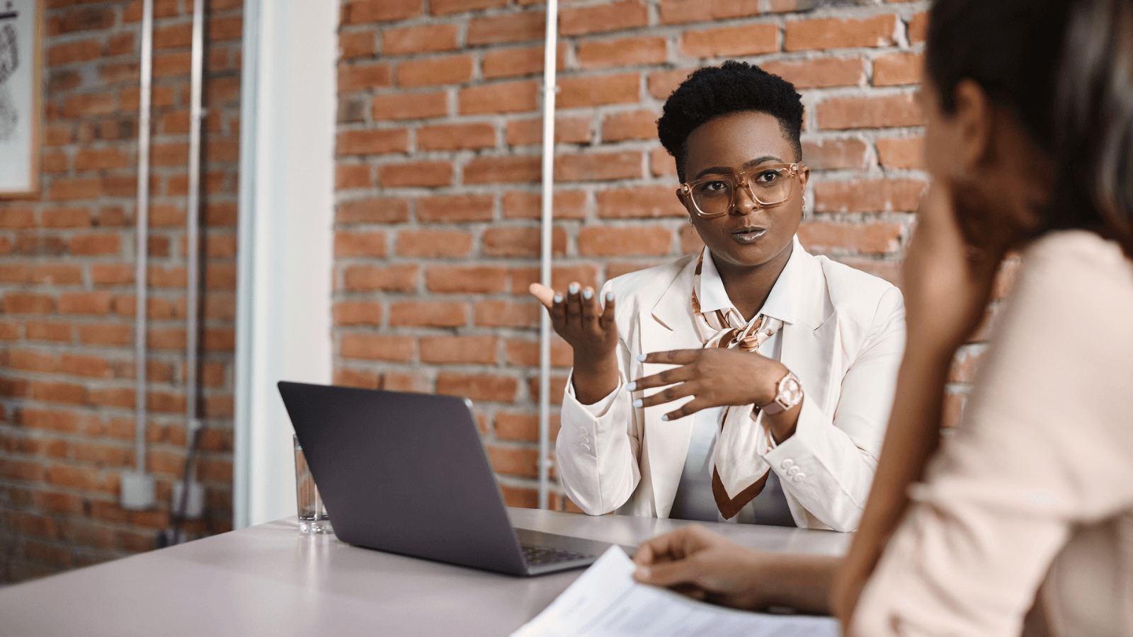 Warum Headhunter ein essenzieller Bestandteil erfolgreicher HR-Strategien sind