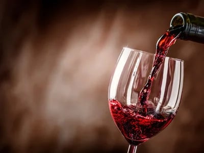 Wein als Geschenk: Eine zeitlose Geste der Wertschätzung